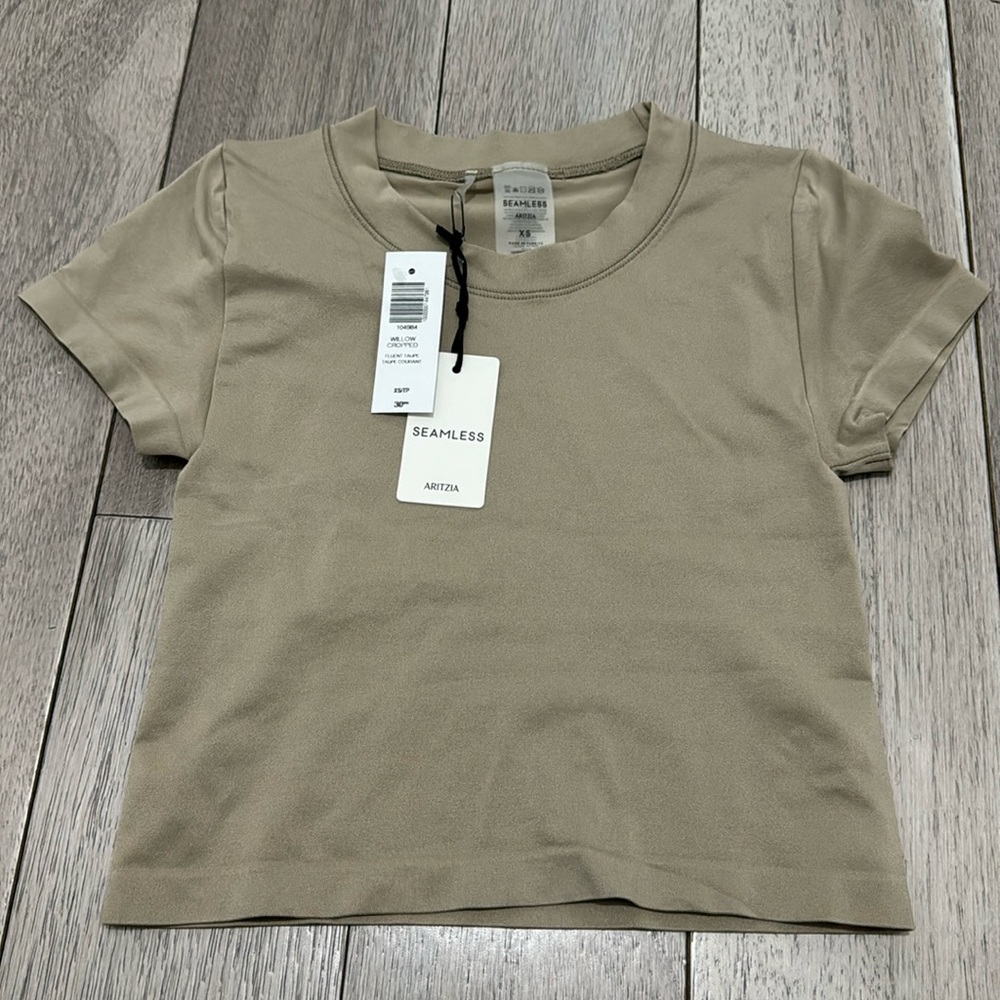 Aritzia Seamless Willow Cropped Shirt
